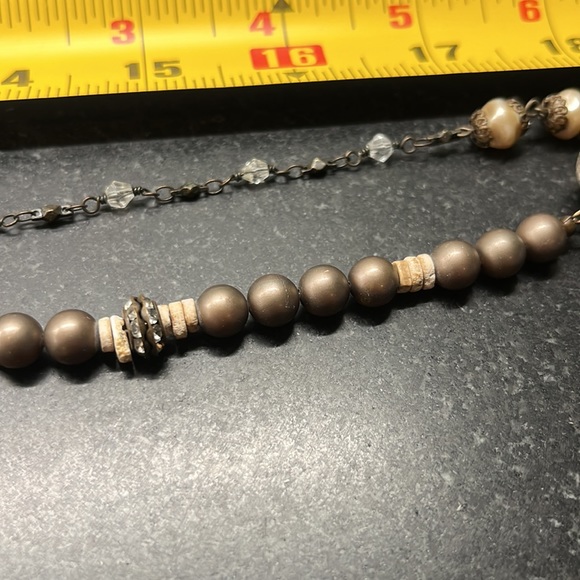 Stone and bead necklace - Picture 7 of 7